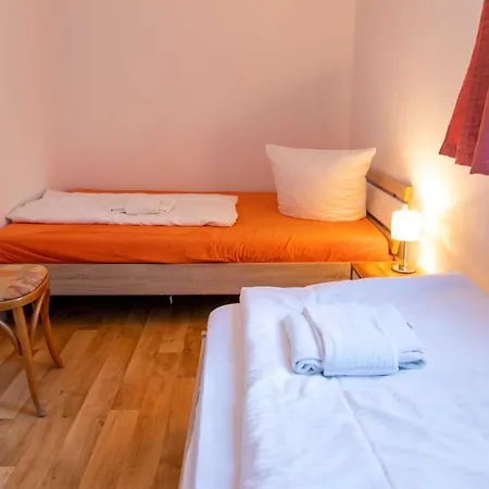 Zum Knirk Apartment